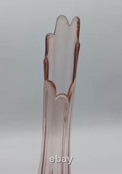 14 L E Smith MCM Pink Peach 8 Panel Finger Art Glass Swung Vase Vintage Retro