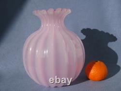 Archimede Seguso Murano Art Glass Alabastro Pink Vase Ribbed Body Design
