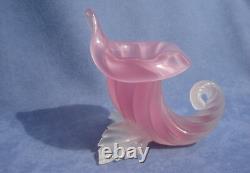Archimede Seguso Vintage Murano Art Glass Pink Alabastro Cornucopia Shell Vase