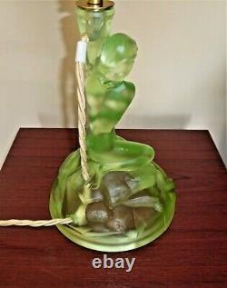 Art Deco Walther & Sohne Green Uranium Glass Rotterdam Table Lamp, New Wiring