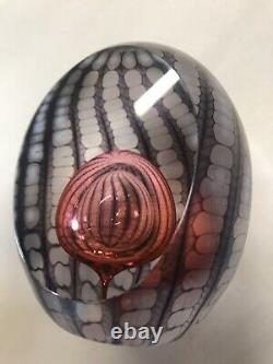 BREATHTAKINGPHILABAUM Art Glass Paperweight Dichroic in Lavender Pinks