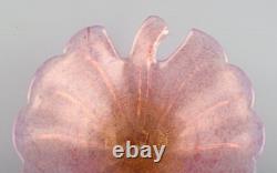 Barovier and Toso, Venice. Large leaf-shaped bowl in pink mouth-blown art glass