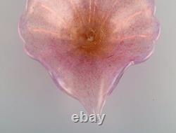 Barovier and Toso, Venice. Large leaf-shaped bowl in pink mouth-blown art glass