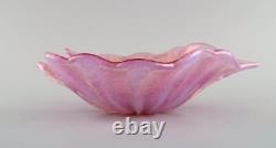 Barovier and Toso, Venice. Large leaf-shaped bowl in pink mouth-blown art glass