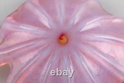 Barovier and Toso, Venice. Large leaf-shaped bowl in pink mouth-blown art glass