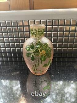 Beautiful Pink/Green Art Glass Flower Design With Gold Outline Glass Vase 5H
