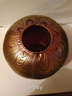 Donald Carlson Art Glass USA Gold With Pink Pulled Feather Vase