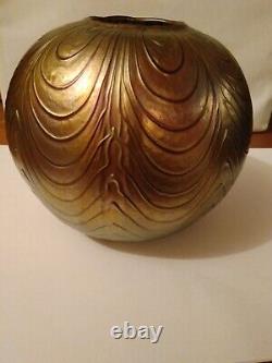 Donald Carlson Art Glass USA Gold With Pink Pulled Feather Vase