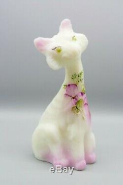 Fenton 2009 Pretty In Pink White Alley Cat Figure Hand Painted Iris for Rosso