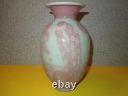 Fenton Art Glass Vase Dog and Dame #80/325 Sandcarved Vase by Murphy & Bomkamp