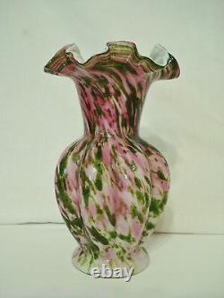 Fenton Glass Vasa Murrhina Rose Pink Adventurine Green 7 1/2 Ruffled Vase