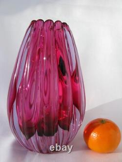 Flavio Poli Seguso Vetri Darte Model No 12024 Pink Lilac Ribbed Glass Vase 1958