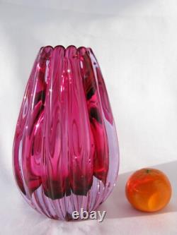 Flavio Poli Seguso Vetri Darte Model No 12024 Pink Lilac Ribbed Glass Vase 1958