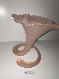Italian vase matte pink glass Lily shape 70s vintage Chalice flower vase
