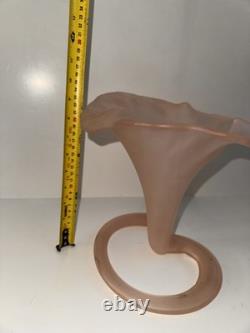 Italian vase matte pink glass Lily shape 70s vintage Chalice flower vase