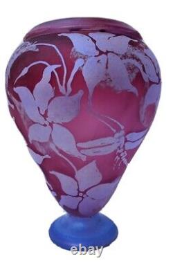 JOHN BARBER Pink Iridescent Art Glass Vase Hand blown Signed'93