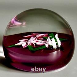 John Deacons Paperweight 3 Posy Bouquet On A Transparent Pink Ground