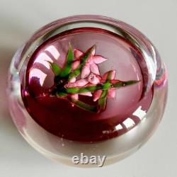 John Deacons Paperweight 3 Posy Bouquet On A Transparent Pink Ground