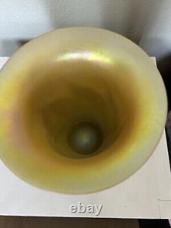 Lundberg Studios Art Glass Pulled Feather Vase 10 Inches Tall. Produced In 1997