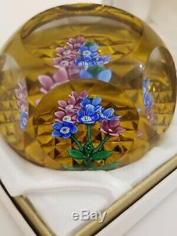 Mint 1979 St Louis Three Dimensional Pink And Blue Bouquet Paperweight