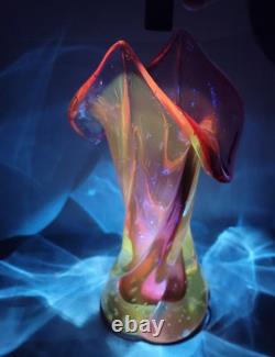 Murano Hand Blown Italian Pink Art Glass Stretched Ribbed Flared Vase Bullicante