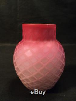 NICE MOP PINK DIAMOND QUILTED SATIN GLASS VASE c. 1880