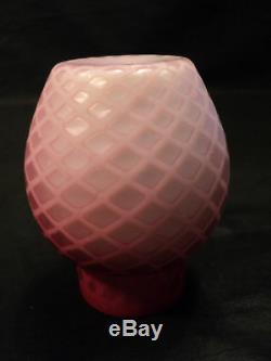 NICE MOP PINK DIAMOND QUILTED SATIN GLASS VASE c. 1880