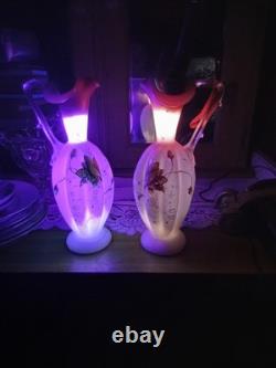 Pair of antique Thomas Webb & Sons Burmese glass vases from late 19th century