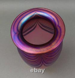Robert Eickholt 1993 Signed Iridescent Pulled Feather Pink Art Glass Vase 9
