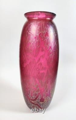 SIGNED Michael Harris Studio Art Glass 10 Vase Iridescent Cranberry Pink
