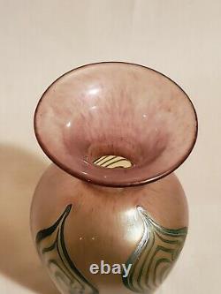 Signed ROBERT HELD ART GLASS 7.25 Vase Pink/Yellow Iridescent with Pulled Feath