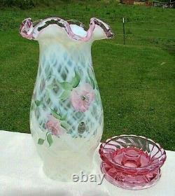 VINTAGE FENTON FRENCH OPALESCENT Pink Crest TRELLIS HURRICAN CANDLE LAMP 11H