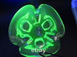 Vibrant Murano art glass fluorescent freeform bowl lime, green & pink c50/60s UV