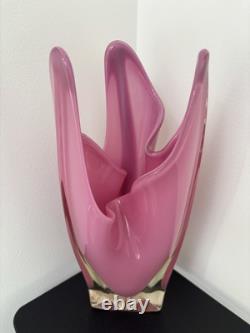 Vintage Japanese Art Glass IWATSU HINERI Pink Opalescent & Clear Trilobate vase