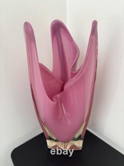 Vintage Japanese Art Glass IWATSU HINERI Pink Opalescent & Clear Trilobate vase