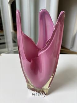 Vintage Japanese Art Glass IWATSU HINERI Pink Opalescent & Clear Trilobate vase