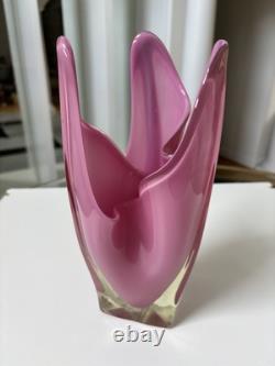 Vintage Japanese Art Glass IWATSU HINERI Pink Opalescent & Clear Trilobate vase