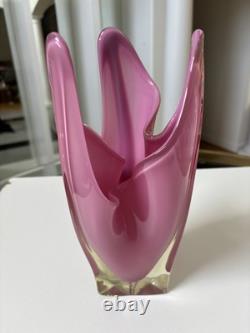 Vintage Japanese Art Glass IWATSU HINERI Pink Opalescent & Clear Trilobate vase