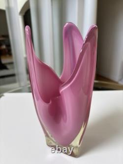 Vintage Japanese Art Glass IWATSU HINERI Pink Opalescent & Clear Trilobate vase