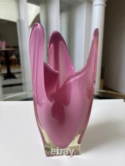 Vintage Japanese Art Glass IWATSU HINERI Pink Opalescent & Clear Trilobate vase