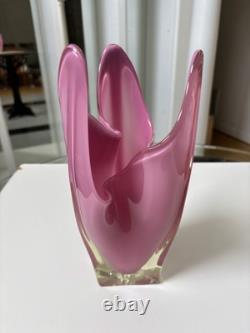 Vintage Japanese Art Glass IWATSU HINERI Pink Opalescent & Clear Trilobate vase