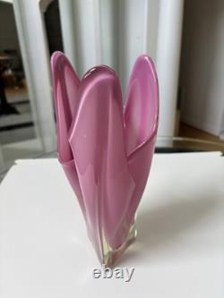 Vintage Japanese Art Glass IWATSU HINERI Pink Opalescent & Clear Trilobate vase