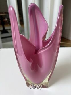 Vintage Japanese Art Glass IWATSU HINERI Pink Opalescent & Clear Trilobate vase