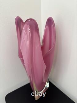 Vintage Japanese Art Glass IWATSU HINERI Pink Opalescent & Clear Trilobate vase