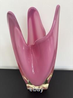 Vintage Japanese Art Glass IWATSU HINERI Pink Opalescent & Clear Trilobate vase