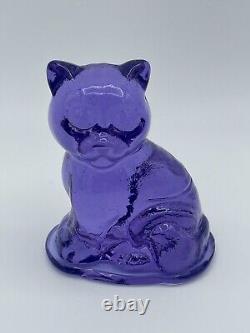 Vintage Neodymium Alexandrite Art Glass Cat Sitting Kitty Selenium GLOWS Pink