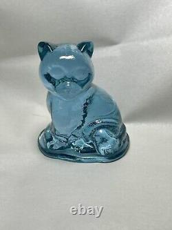 Vintage Neodymium Alexandrite Art Glass Cat Sitting Kitty Selenium GLOWS Pink