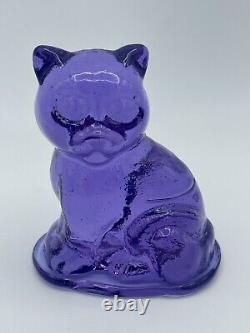 Vintage Neodymium Alexandrite Art Glass Cat Sitting Kitty Selenium GLOWS Pink