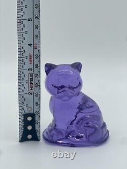 Vintage Neodymium Alexandrite Art Glass Cat Sitting Kitty Selenium GLOWS Pink