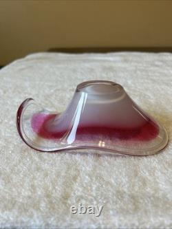 Vintage Swedish Flygsfors Coquille Art Glass Bowl Pink And White Signed 1958
